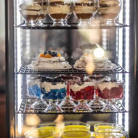 35 Bed & Breakfast 3*