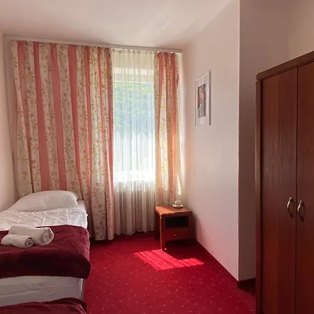 Bed & Breakfast 35 *