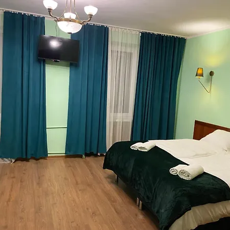 35 Bed & Breakfast *