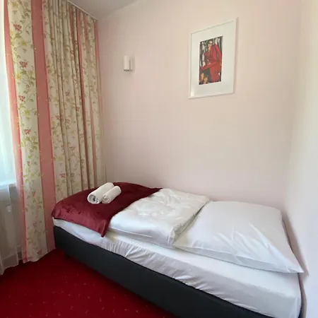 Bed & Breakfast 35 *