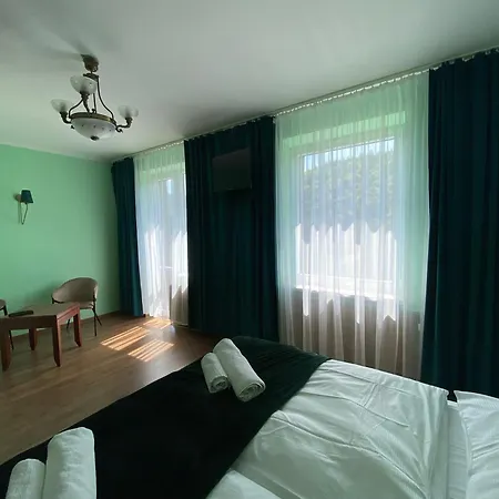 35 Bed & Breakfast