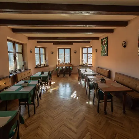 35 * Żegiestów
