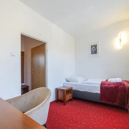 35 Bed & Breakfast *