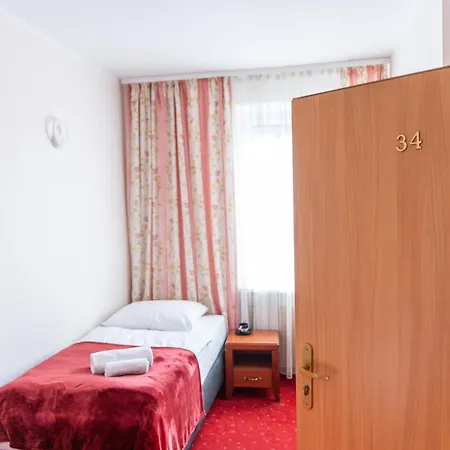 35 Bed & Breakfast 3*